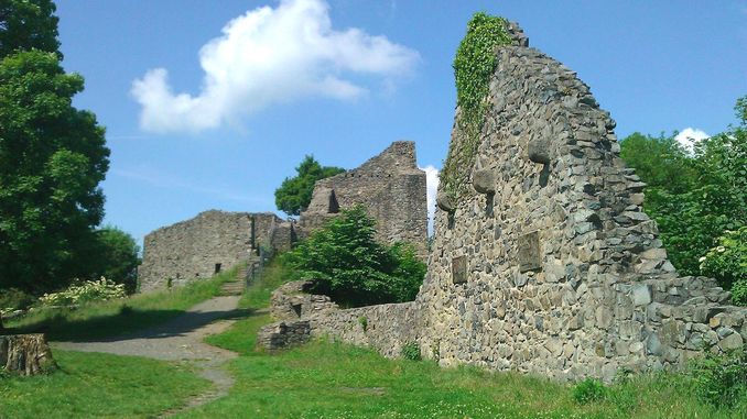 Ruine du château fort médiéval Löwenburg, Siebengebirge, Königswinter