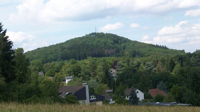 Mont Olberg, Siebengebirge, vue du village Ittenbach, Königswinter